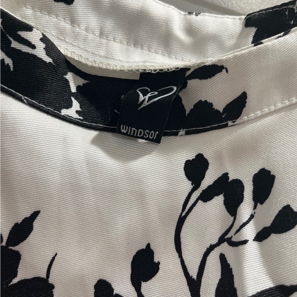 Windsor two piece gown - Picture 4 of 6